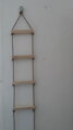 lanový rebrík s drevenými priečkami